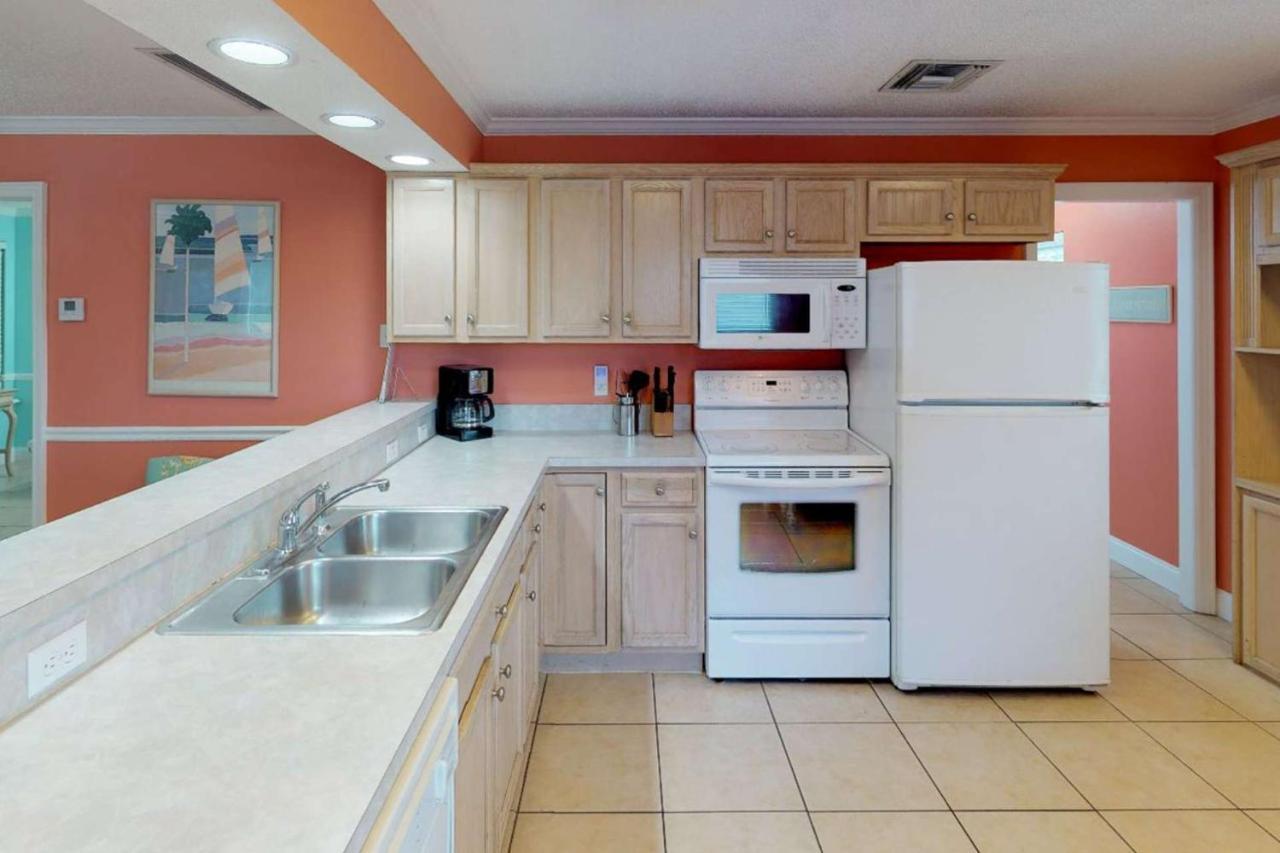 100 - Las Brisas St. Pete Beach Exterior photo